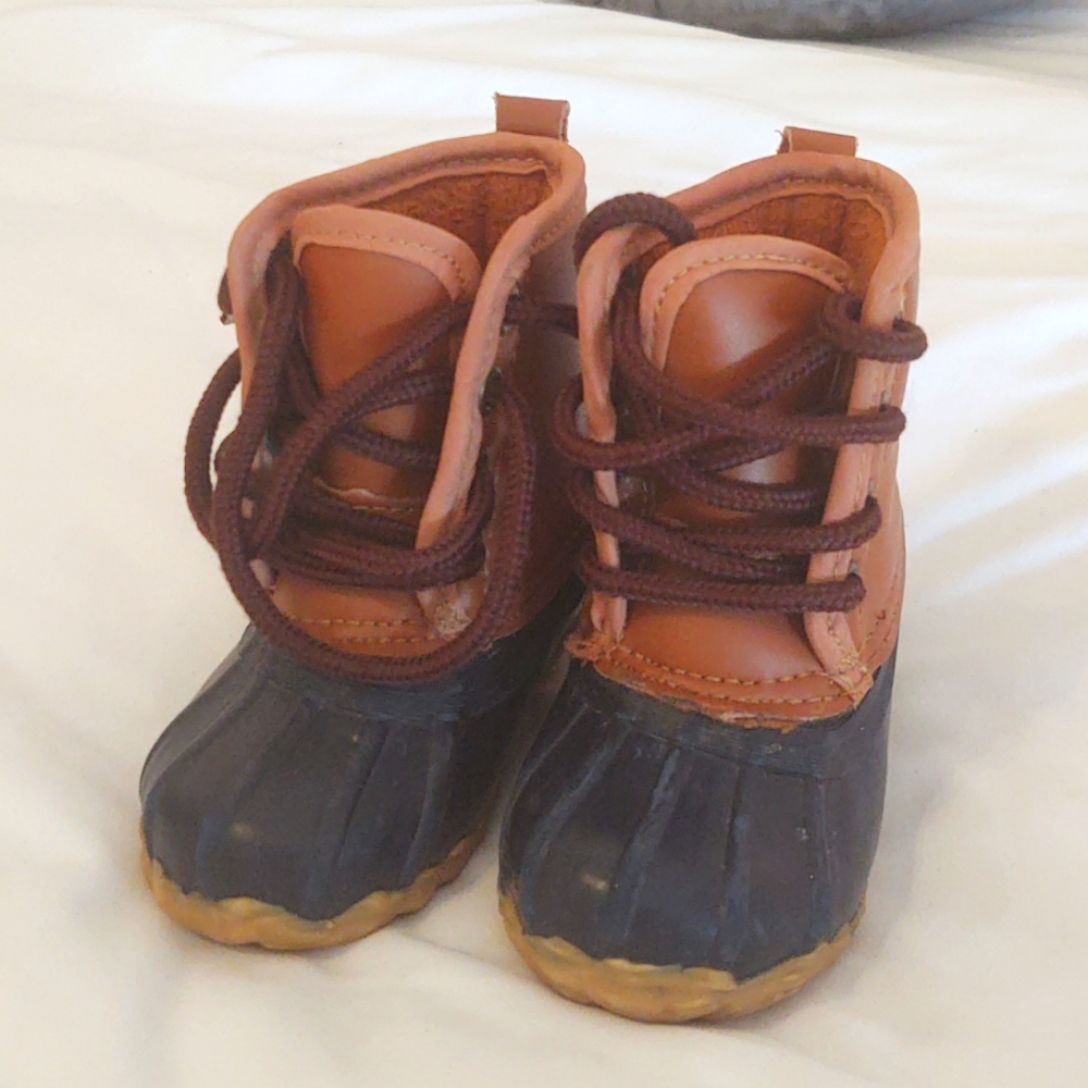 Beautiful kids duck boots